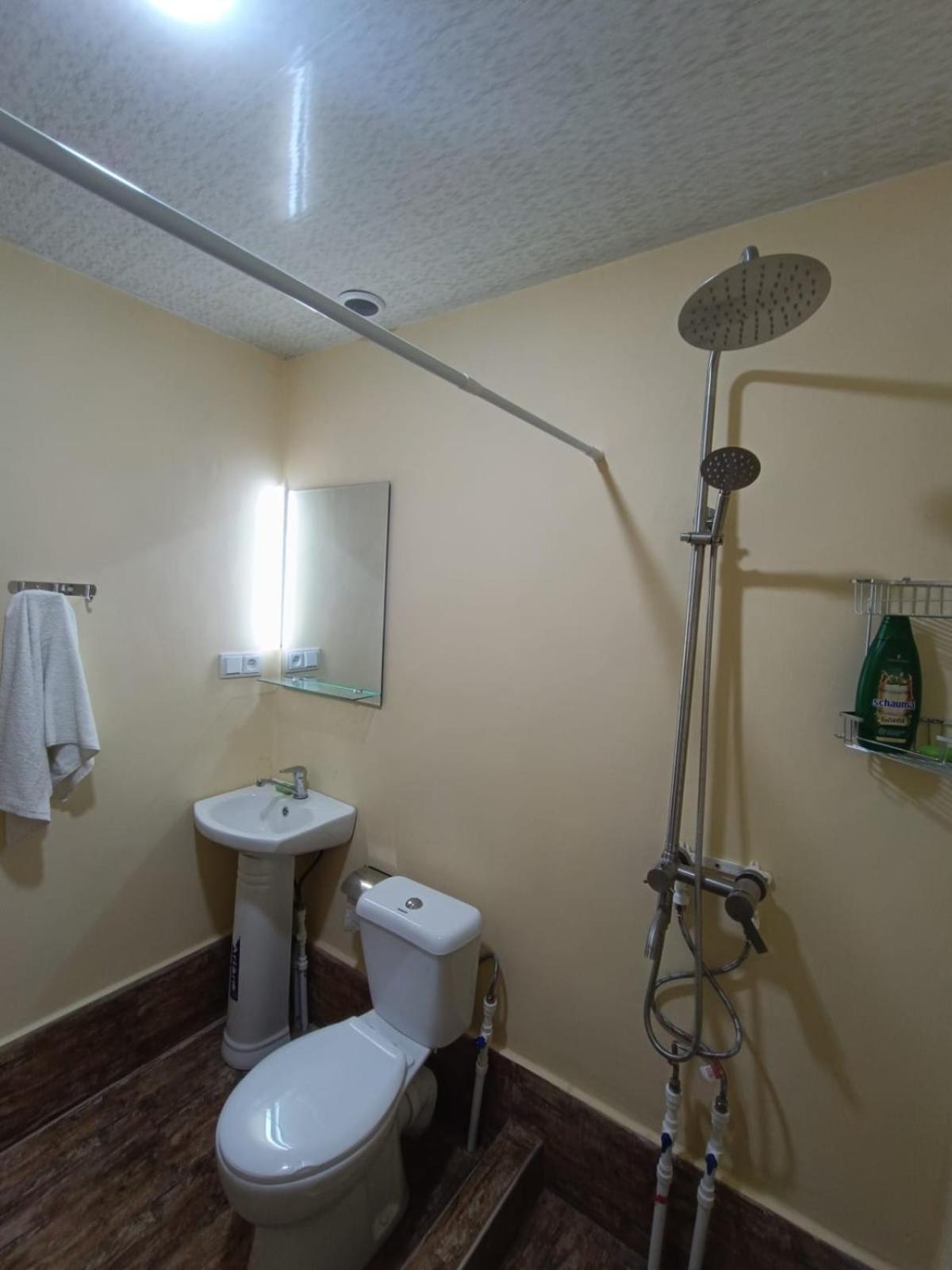 Verishen Guest House B&B 고리스 외부 사진