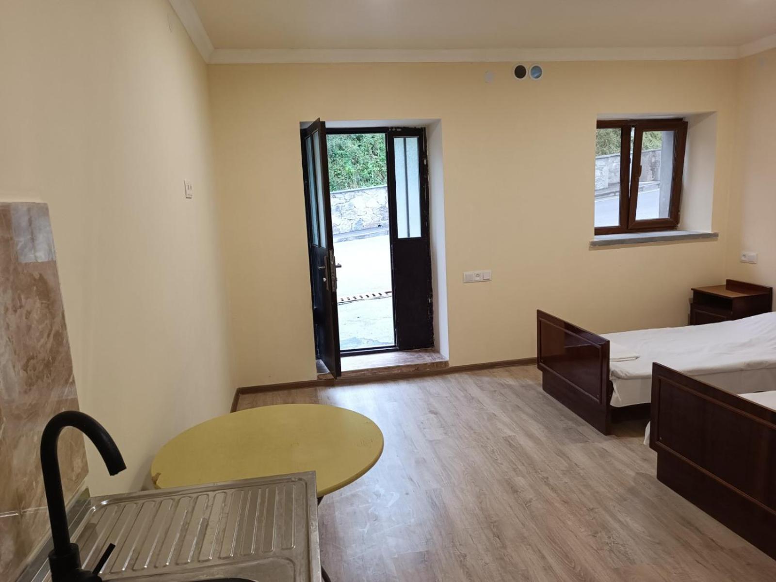 Verishen Guest House B&B 고리스 외부 사진