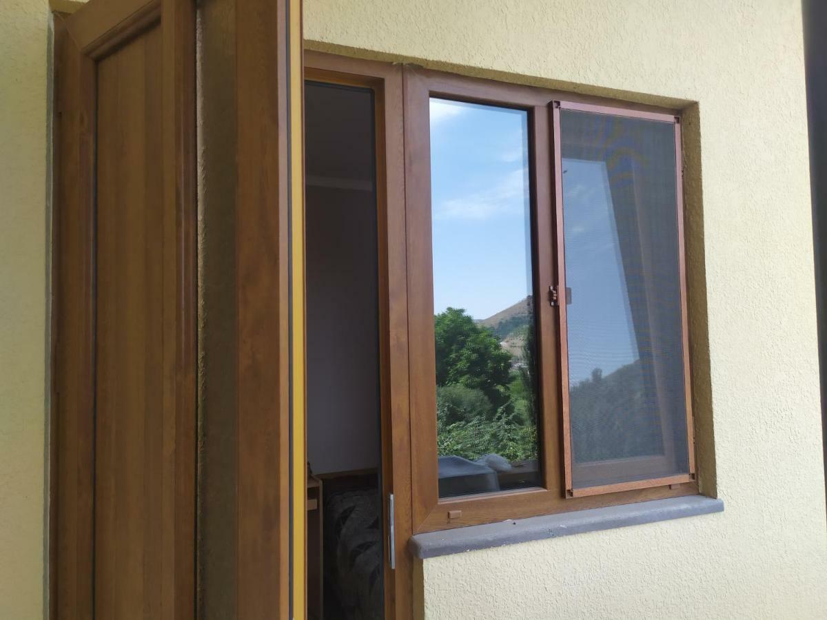 Verishen Guest House B&B 고리스 외부 사진