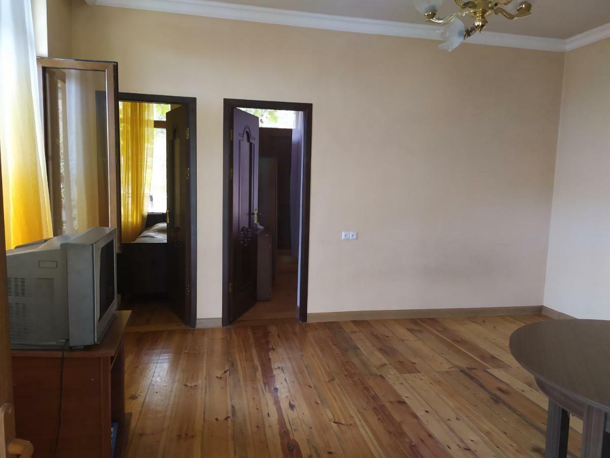 Verishen Guest House B&B 고리스 외부 사진
