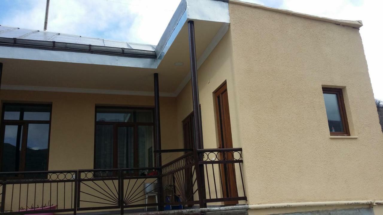 Verishen Guest House B&B 고리스 외부 사진